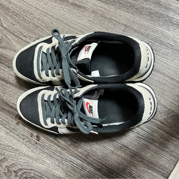 Nike Internationalist Just Doit. Black and Gray Athletic Running Sneaker Size 8 - Picture 5 of 8
